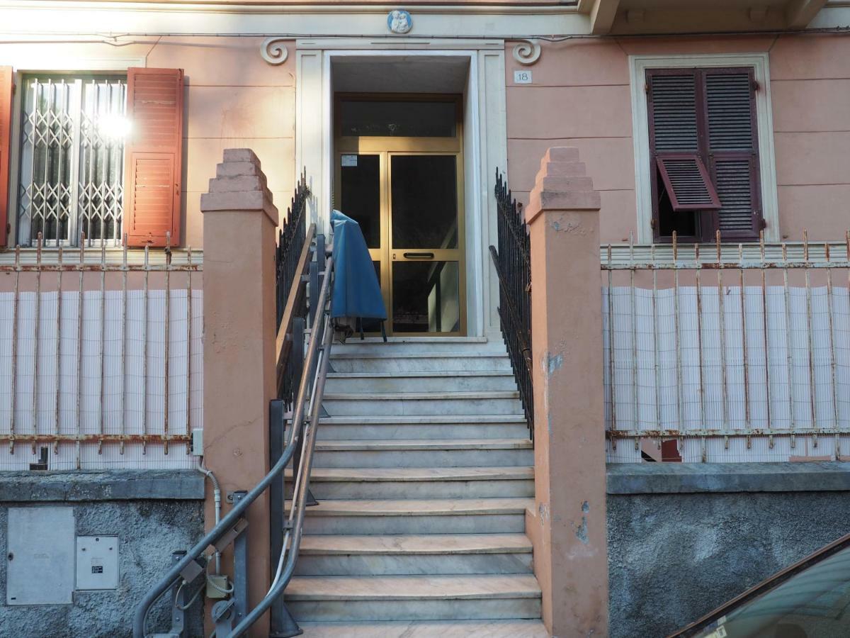 La Porta Accanto A Soli 900 Mt Dal Gaslini Genoa Exterior photo